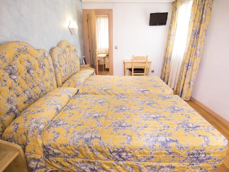 HABITACIÓN TWIN  Hotel Julia Aranda de Duero Aranda de Duero HABITACIÓN TWIN  Hotel Julia Aranda de Duero Aranda de Duero